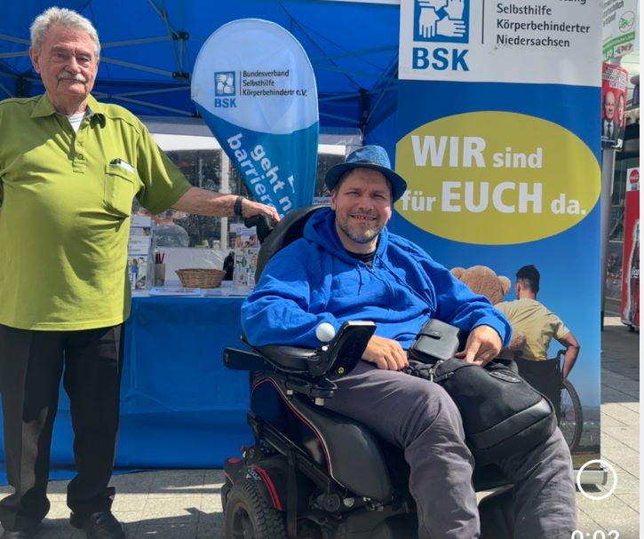 Hans-Werner Eisfeld und Bundesvorstandsmitglied Claus-Arne Mohr beim Selbsthilfetag in Hannover